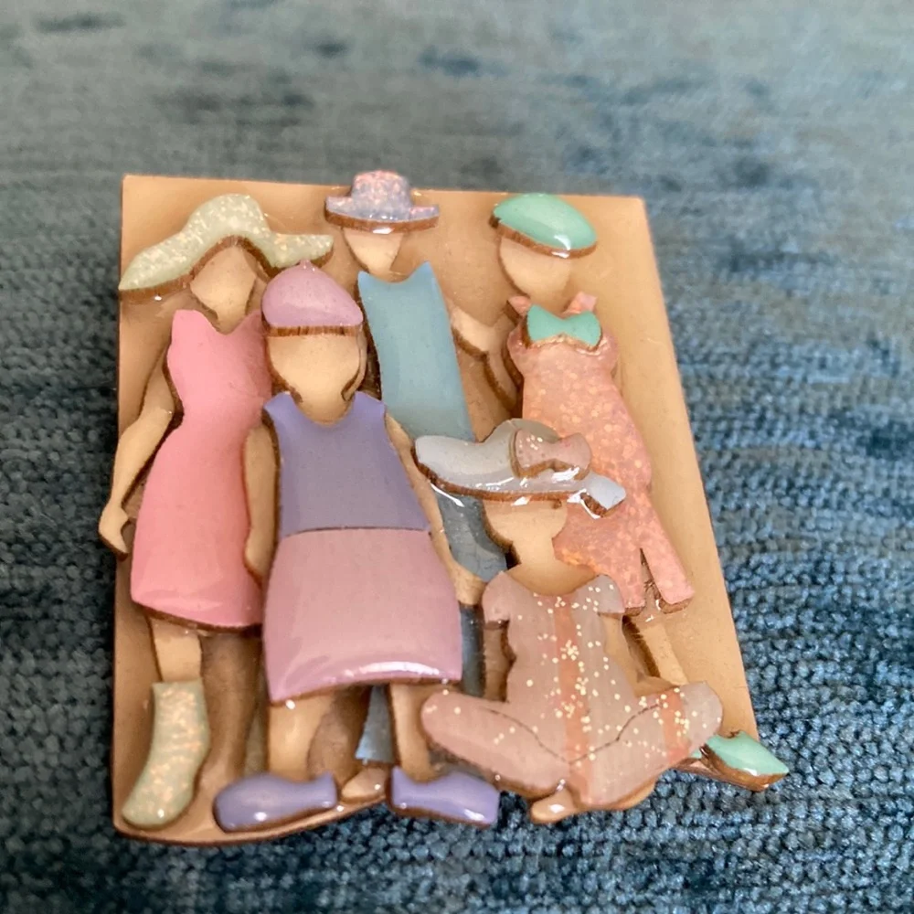 Lucinda people pin